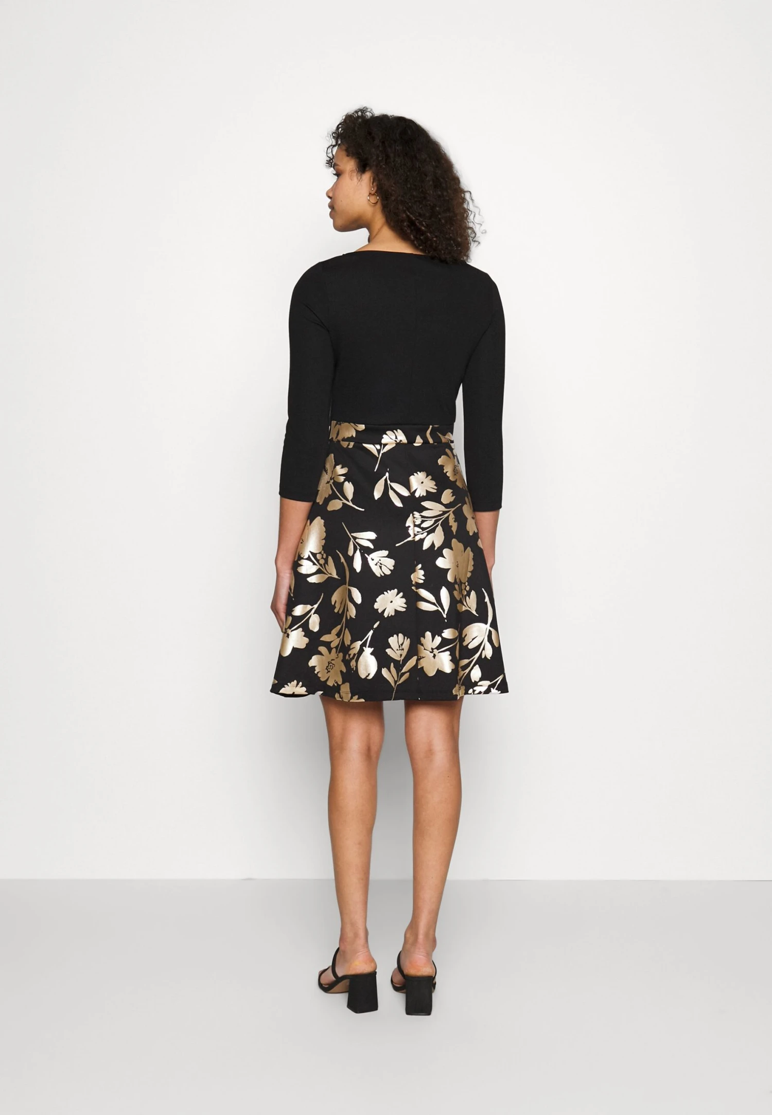 Anna Field Robe En Jersey - Black Gold 5 Anna Field Robe En Jersey - Black Gold – Image 5