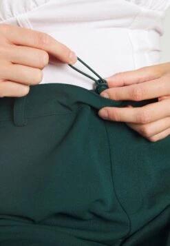 Anna Field Pantalon Classique - Dark Green -Anna Field Promos Boutique 2c6f39b092e74aaf8a7c3a95d7d8729f