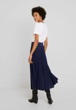 Anna Field Plisse A-Line Midi Skirt - Jupe Trapèze - Maritime Blue 8 Anna Field Plisse A-Line Midi Skirt - Jupe Trapèze - Maritime Blue -Anna Field Promos Boutique 5e377213776043ae87e0befe2a75e8ca