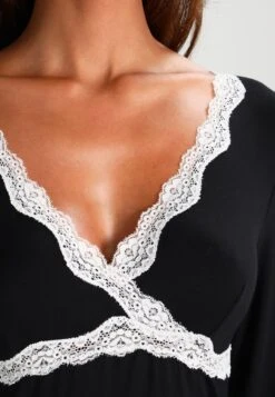 Anna Field Heidi Long Sleeves Viscose Nightdress - Chemise De Nuit / Nuisette - Black -Anna Field Promos Boutique 9cbb26f39b384778a8a395532fe9436b