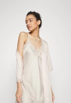 Anna Field Bridal Nightie / 003 - Off-White - Chemise De Nuit / Nuisette - 003 - Off-White -Anna Field Promos Boutique b0d5595a3a9e44e28968fba66029159e